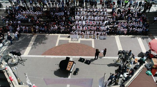 Tuluyhan Uğurlu’dan Amasyalı çocuklara konser