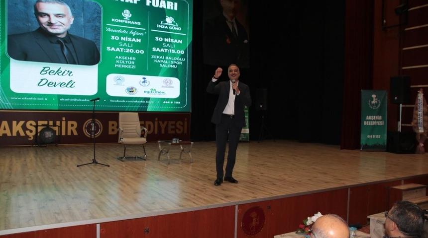 Akşehir&rsquo;de Yazar Bekir Develi&rsquo;den &lsquo;Anadolu İrfanı&rsquo; konferansı