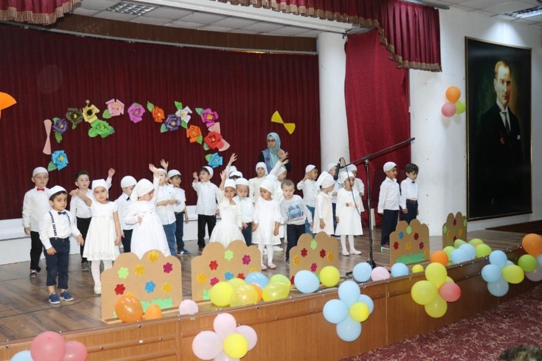 G&ouml;rdes&rsquo;te minikler mezun oldu