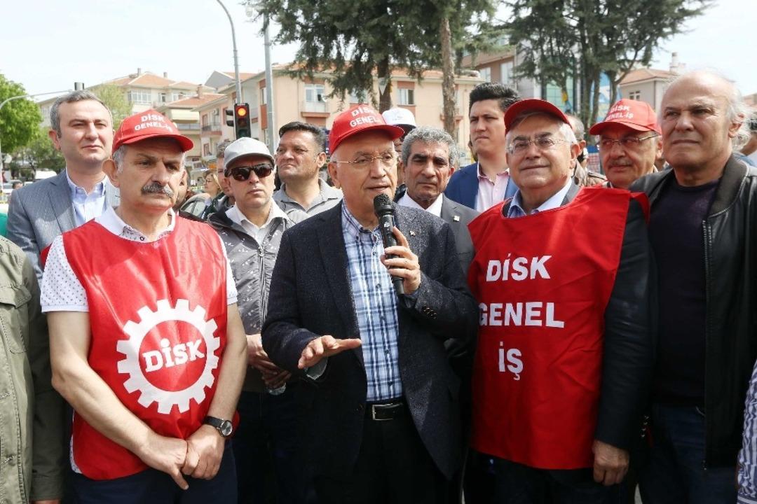 Başkan Yaşar: "T&uuml;m emek&ccedil;i kardeşlerimin 1 Mayıs Emek ve Dayanışma G&uuml;n&uuml;&rsquo;n&uuml; kutluyorum&rdquo;