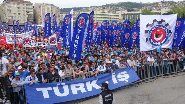Türk-İş'in, İzmit'teki 1 Mayıs kutlamasına binlerce kişi katıldı