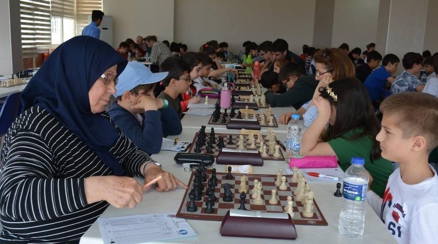 &Ccedil;anakkale Belediyespor Barış Kupası&rsquo;nı 2 kupa 4 madalya ile tamamladı