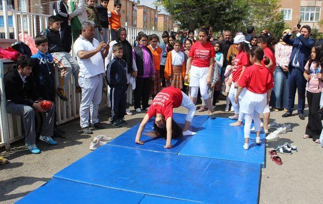 Öğrenciler hem eğlendi hem spor yaptı