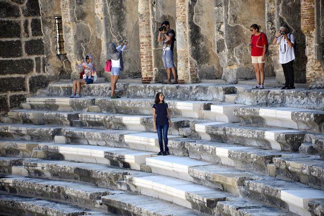 Antalya'ya nisanda 1 milyon turist