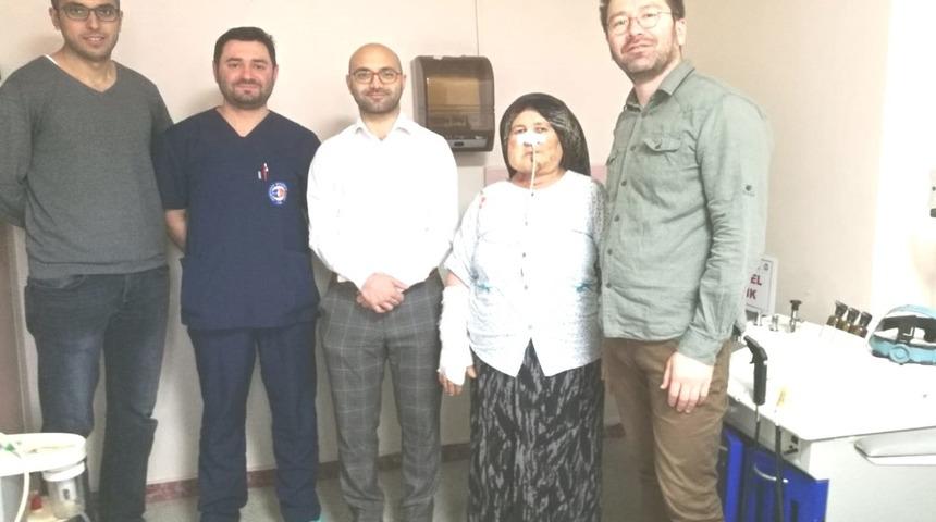 K&uuml;tahya&rsquo;da hastaya ameliyatla dil ve ağız tabanı yapıldı