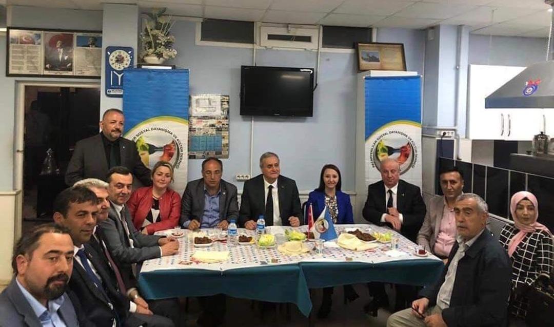 Başkan Bakkalcıoğlu Boz&uuml;y&uuml;k Pazaryerililer Derneği T&uuml;rk&uuml; Gecesi&rsquo;ne katıldı