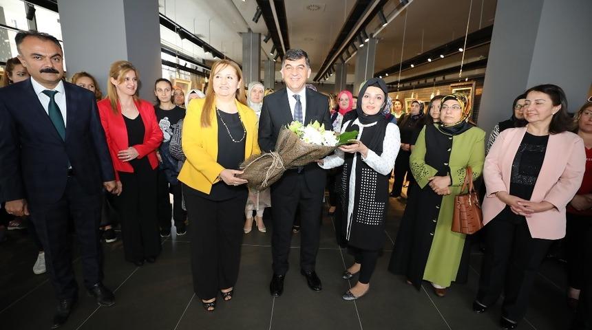 Şehitkamil&rsquo;de r&ouml;lyef ve kara kelem resim sergisi