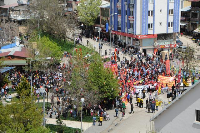 Tunceli'de işçilerden halaylı kutlama