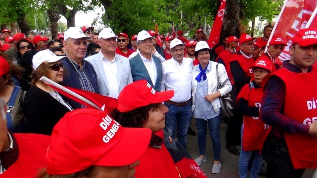 Edremit&rsquo;te 1 Mayıs&rsquo;a palya&ccedil;olu ve konserli kutlama