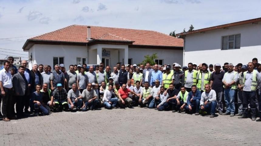 Salihli Belediyesi &ccedil;alışan iş&ccedil;ileri unutmadı