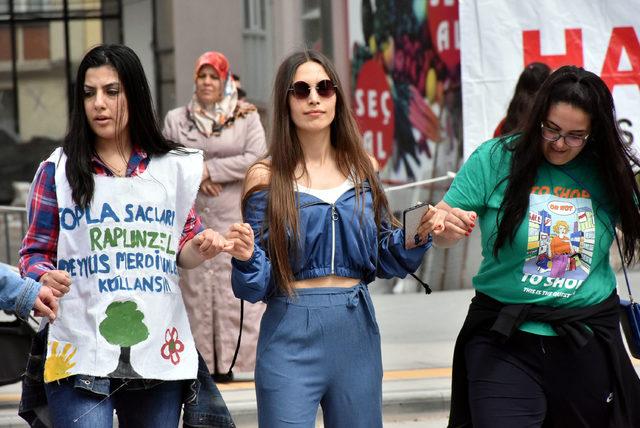 Sivas'ta 1 Mayıs'a halaylı kutlama