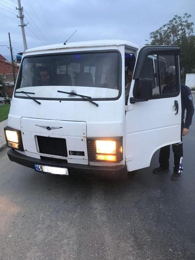 Trafik zabıtasından servis araçlarına denetim