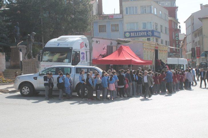 Kaymakam Pişkin, Çanakkale Gezici Müzesini ziyaret etti G1