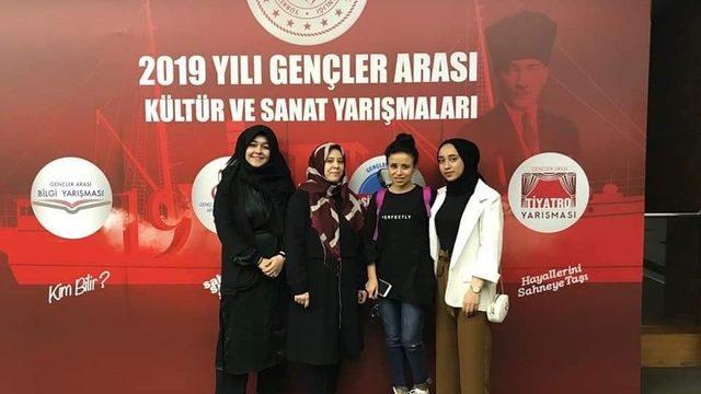 Uşak Fevzi Çakmak Kız İmam Hatip Lisesi Türkiye 1.si oldu