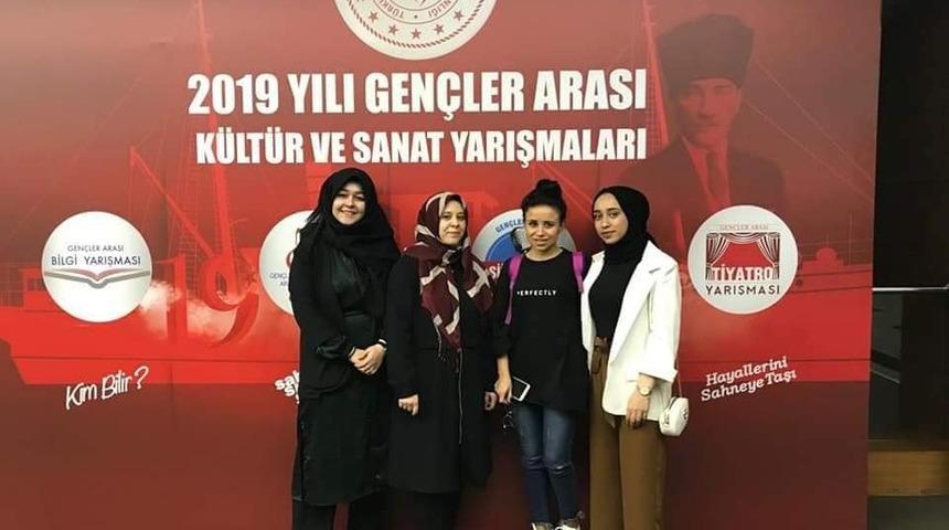 Uşak Fevzi Çakmak Kız İmam Hatip Lisesi Türkiye 1.si oldu