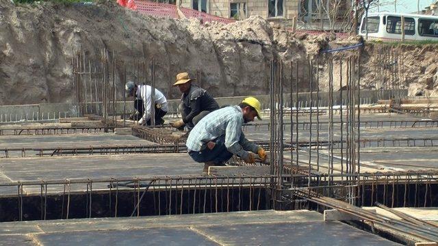 İnşaat işçileri 1 Mayıs’ı çalışarak geçirdi