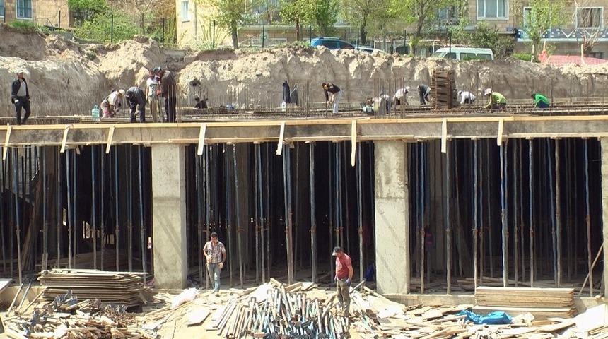 İnşaat iş&ccedil;ileri 1 Mayıs&rsquo;ı &ccedil;alışarak ge&ccedil;irdi