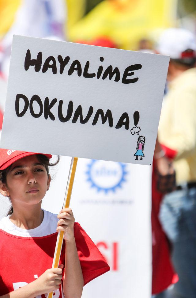 Antalya'da 1 Mayıs kutlamalarında 'çocuk' vurgusu