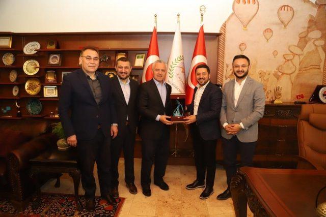 AK Parti milletvekilleri Ataş ve Turan, Başkan Arı&rsquo;yı ziyaret etti 1