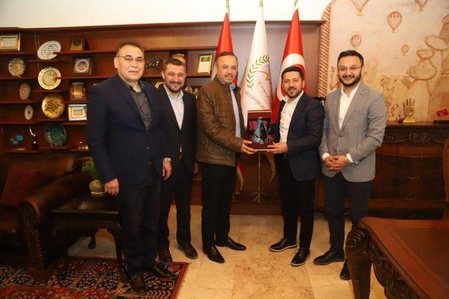 AK Parti milletvekilleri Ataş ve Turan, Başkan Arı&rsquo;yı ziyaret etti 2