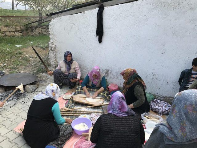 Köy okulunda Bahar Şenliği