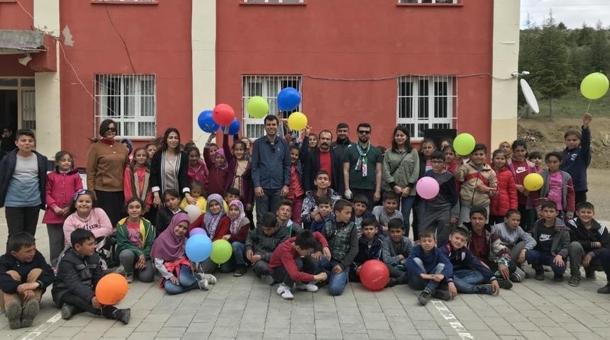 K&ouml;y okulunda Bahar Şenliği