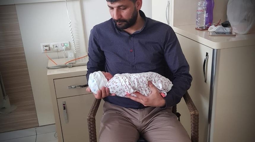 Gazeteci K&uuml;rşat A&ccedil;ıkg&ouml;z&rsquo;&uuml;n mutlu g&uuml;n&uuml;