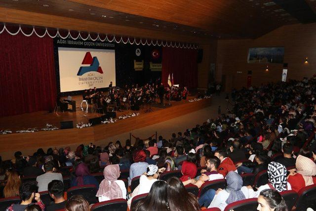 Ağrı’da Kemal Sunal’ın 75. doğum günü anısına konser