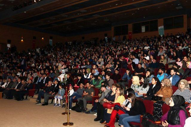 Ağrı’da Kemal Sunal’ın 75. doğum günü anısına konser