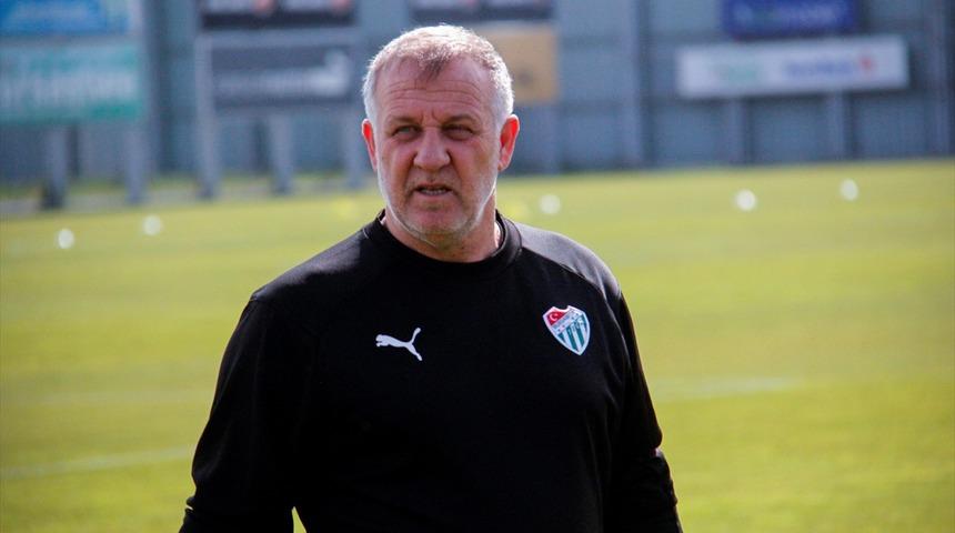 Mesut Bakkal takımına güveniyor 