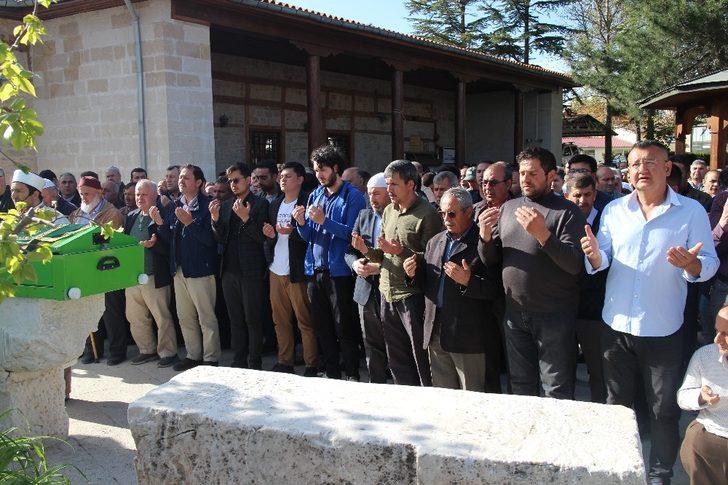 Uşak Milli Eğitim Şube Müdürü Yeşilırmak son yolculuğa uğurlandı G3