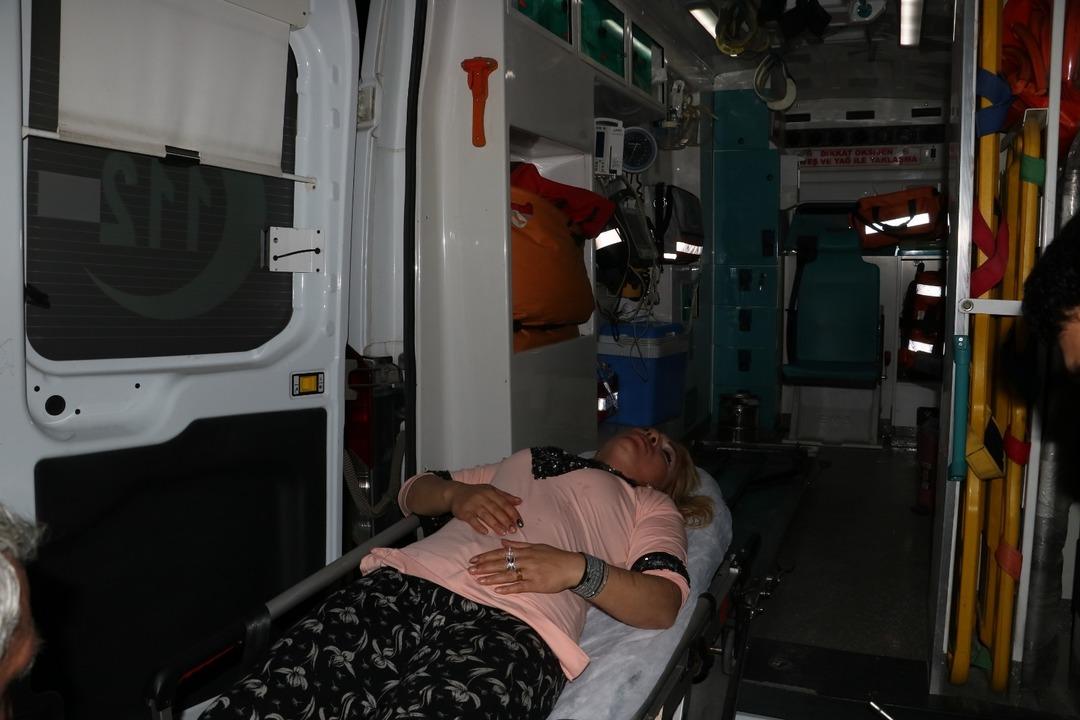 Otomobiline aldığı iki kadını &ouml;nce d&ouml;vd&uuml;, ardındansa...