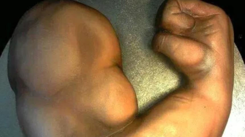 Sevgilisinin doğum g&uuml;n&uuml;nde pasta siparişi veren kadın, gelen paketle şok oldu