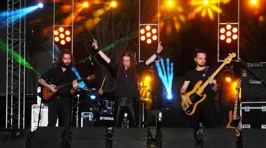 Bahar şenliğinin ikinci g&uuml;n&uuml;nde Kurtalan Ekspres r&uuml;zgarı