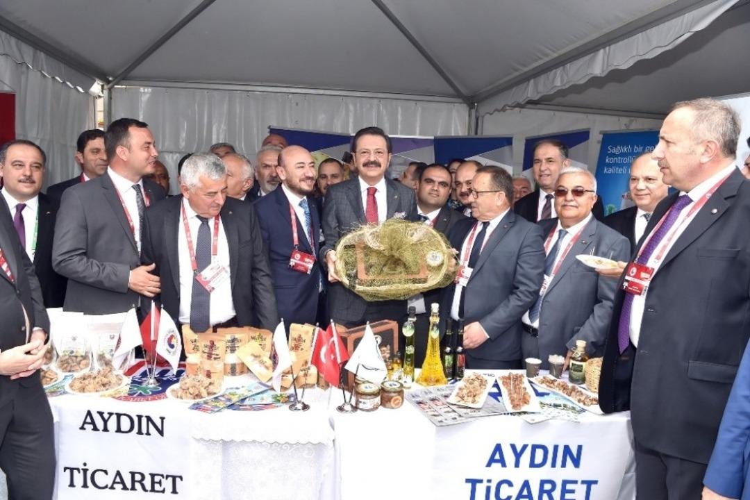 ATB Y&ouml;netim Kurulu Başkanı Fevzi &Ccedil;ondur&rsquo;a plaket