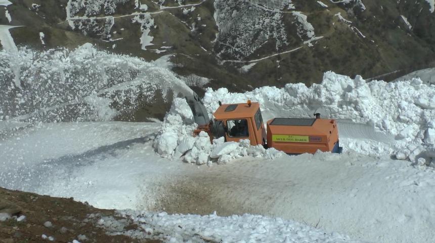 Mayıs ayında karla m&uuml;cadele