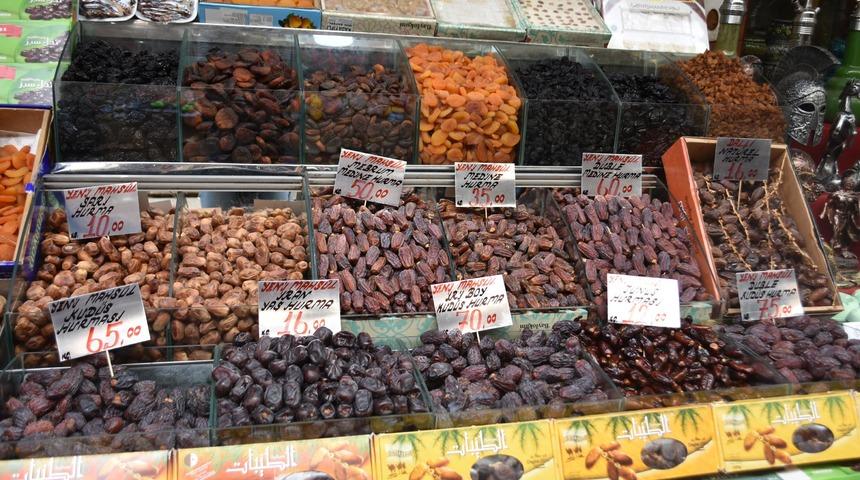 Ramazan ayının gelmesiyle birlikte hurma satışı arttı