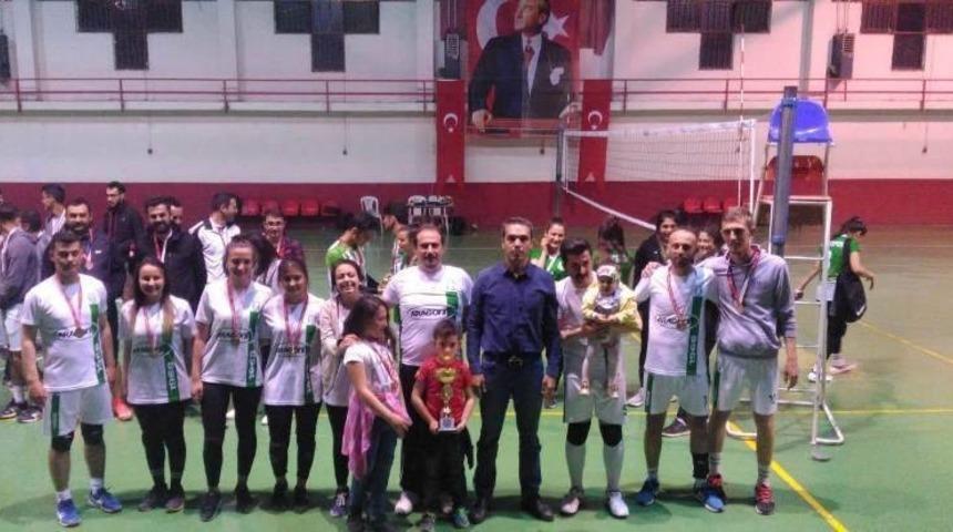 Emet’te Voleybol Turnuvası sona erdi