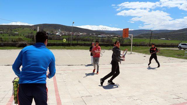 Bingöllü öğrencilerin hedefi, kort tenisinde Türkiye şampiyonluğu