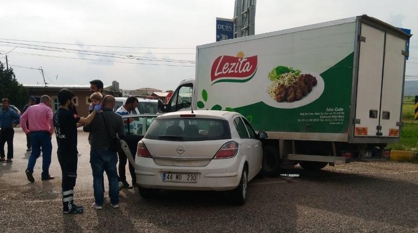 Yavuzeli&rsquo;nde trafik kazası: 2 yaralı