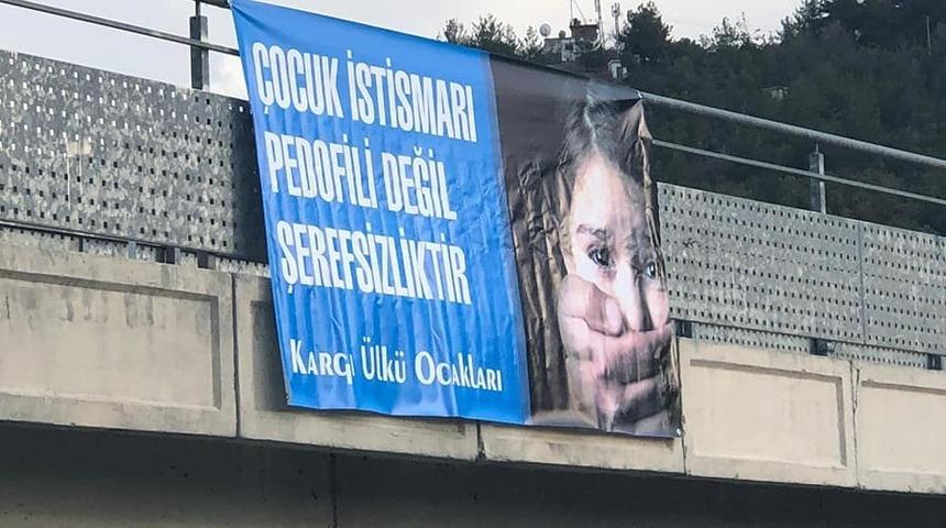 &Uuml;lk&uuml; Ocakları&rsquo;ndan &ccedil;ocuk istismarına pankartlı tepki