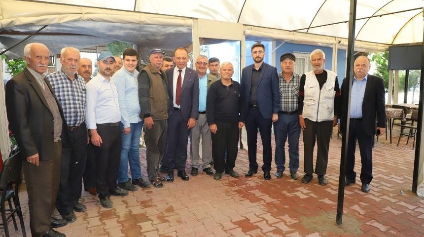 Başkan Akın Turgutlu mahallelerini ziyaret etti vatandaşlarla buluştu