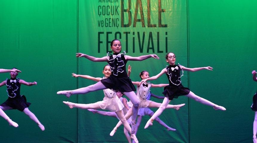 Muratpaşa’dan Çocuk ve Genç Bale Festivali