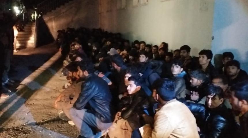 Van&rsquo;da 221 ka&ccedil;ak g&ouml;&ccedil;men yakalandı