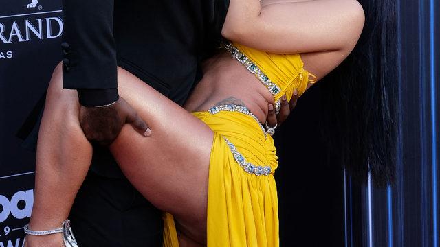 Cardi B kırmızı halıda şov yaptı! 