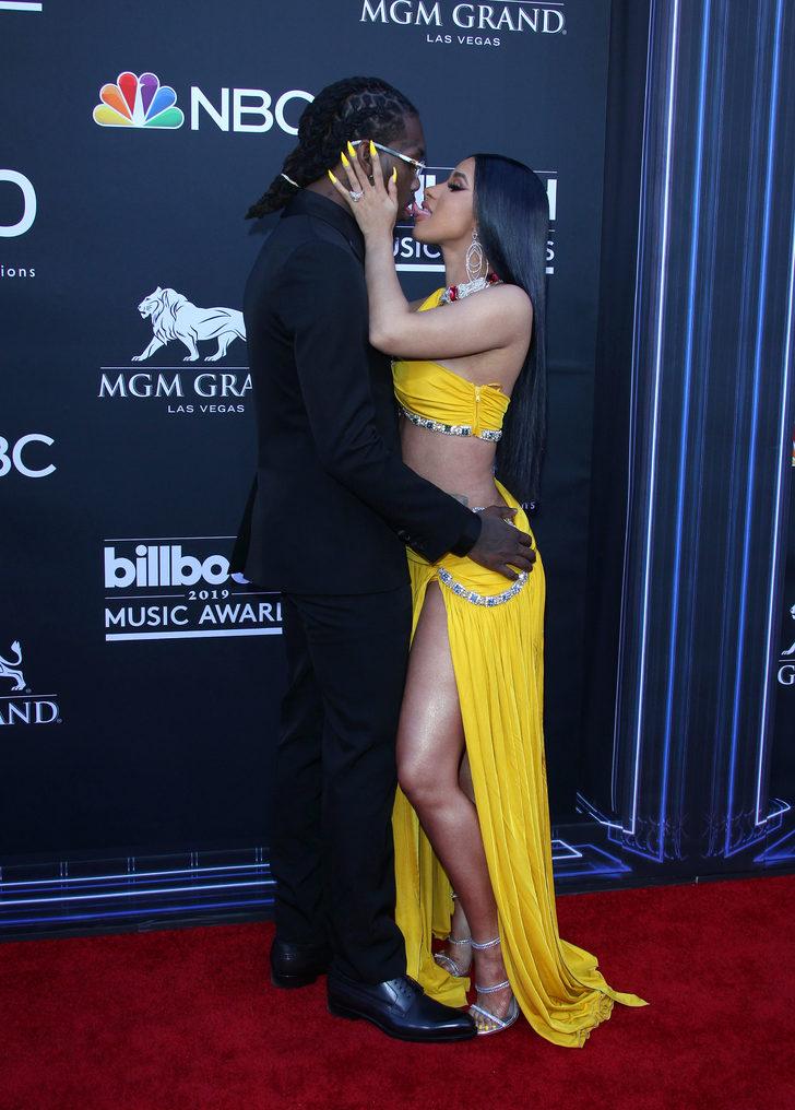 Cardi B kırmızı halıda şov yaptı!