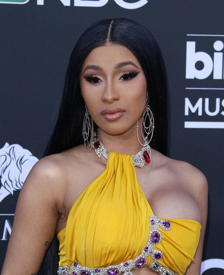 Cardi B kırmızı halıda şov yaptı!