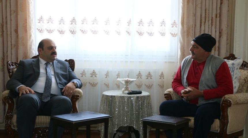 Başkan Orhan’dan hastalara moral desteği