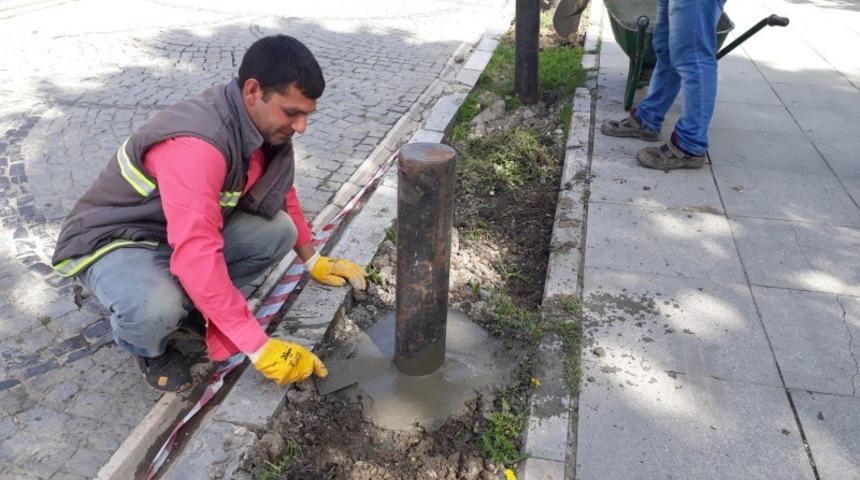 D&uuml;zce Belediyesinden kalrıma parklara fiziki tedbir