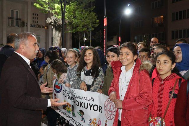 Kitap okuyarak derece girenler Çanakkale gezisiyle ödüllendirildi